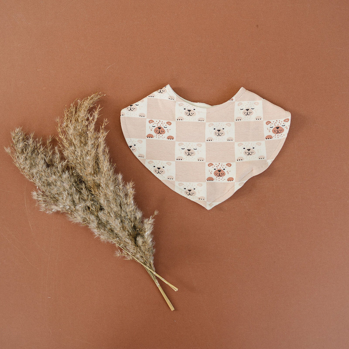 GOTS Certified Organic Cotton Bib - Checkered Bear