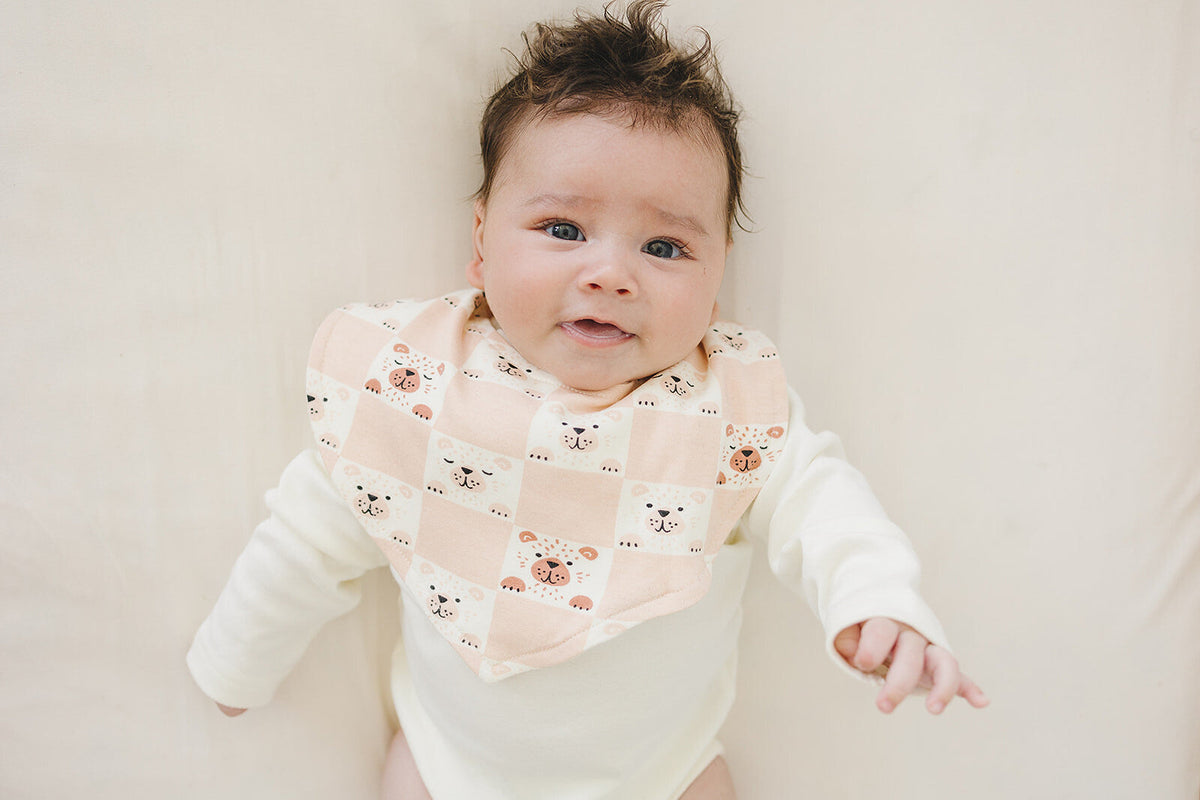 GOTS Certified Organic Cotton Bib - Checkered Bear